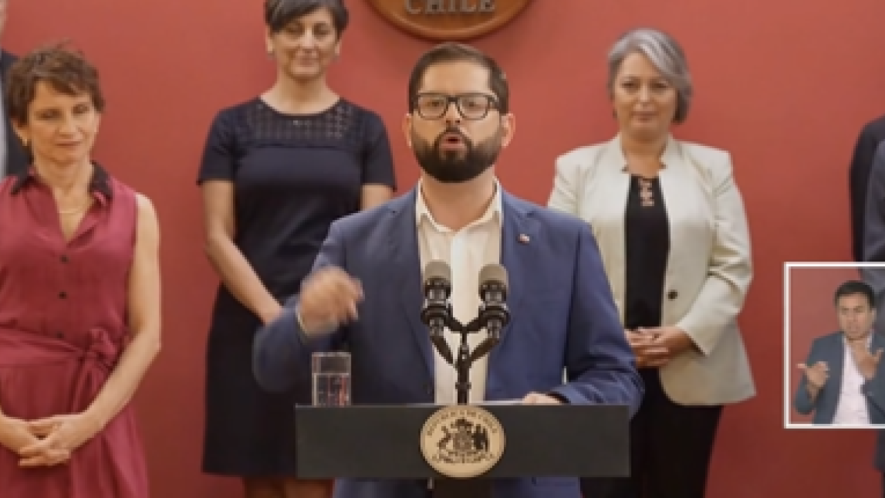 Presidente Boric realiza su segundo cambio de gabinete con ajuste en cinco ministerios Presidente Boric realiza su segundo cambio de gabinete con ajuste en cinco ministerios