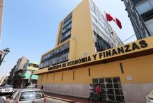 Frontis del MEF en Lima