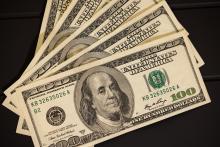 billetes de dólares