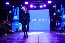 Desfile tienda Corona foto Corona