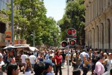 gente en calles de Santiago