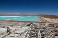 Faena de litio en Chile, foto SQM