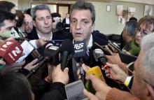 Massa acosado por la prensa, foto Télam