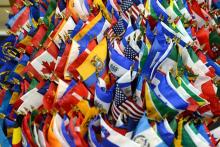 Banderas de países latinoamericanos vía Europa Press 