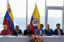 Gobierno de Colombia y el ELN reanudan negociaciones de paz en Venezuela