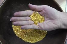 Oro ronda US$ 1.800 por debilidad del dólar y alivios por COVID en China