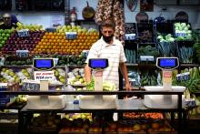 Precios en Argentina se disparan y suben un 92,4% interanual en noviembre