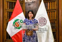 Perú expulsa a embajador mexicano y denuncia "injerencia"