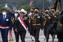 La Fiscalía y la Policía de Perú registran la casa y oficinas de Walter Ayala, ministro de Defensa con Castillo