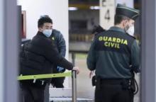 China ve "inaceptables" los controles a viajeros y amenaza con tomar represalias