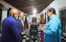 Maduro recibe a Zapatero en Caracas para abordar el inicio de los diálogos con la oposición
