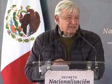 Presidente de México firma decreto que nacionaliza el litio
